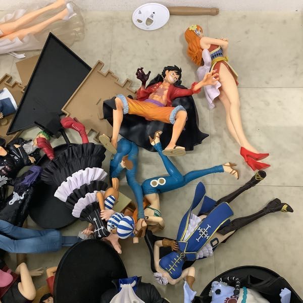 1円〜 訳あり ジャンク フィギュア ONE PIECE モンキー・D・ルフィ、ナミ、ネフェルタリ・ビビ、ジンベエ 他_画像3