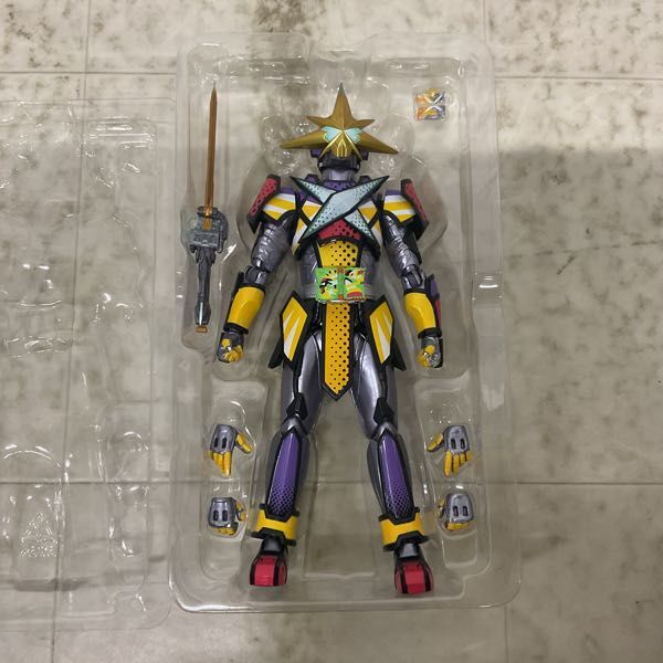 1円〜 S.H.Figuarts 仮面ライダーセイバー 仮面ライダー最光 金の武器 銀の銀の武器/エックスソードマン_画像2