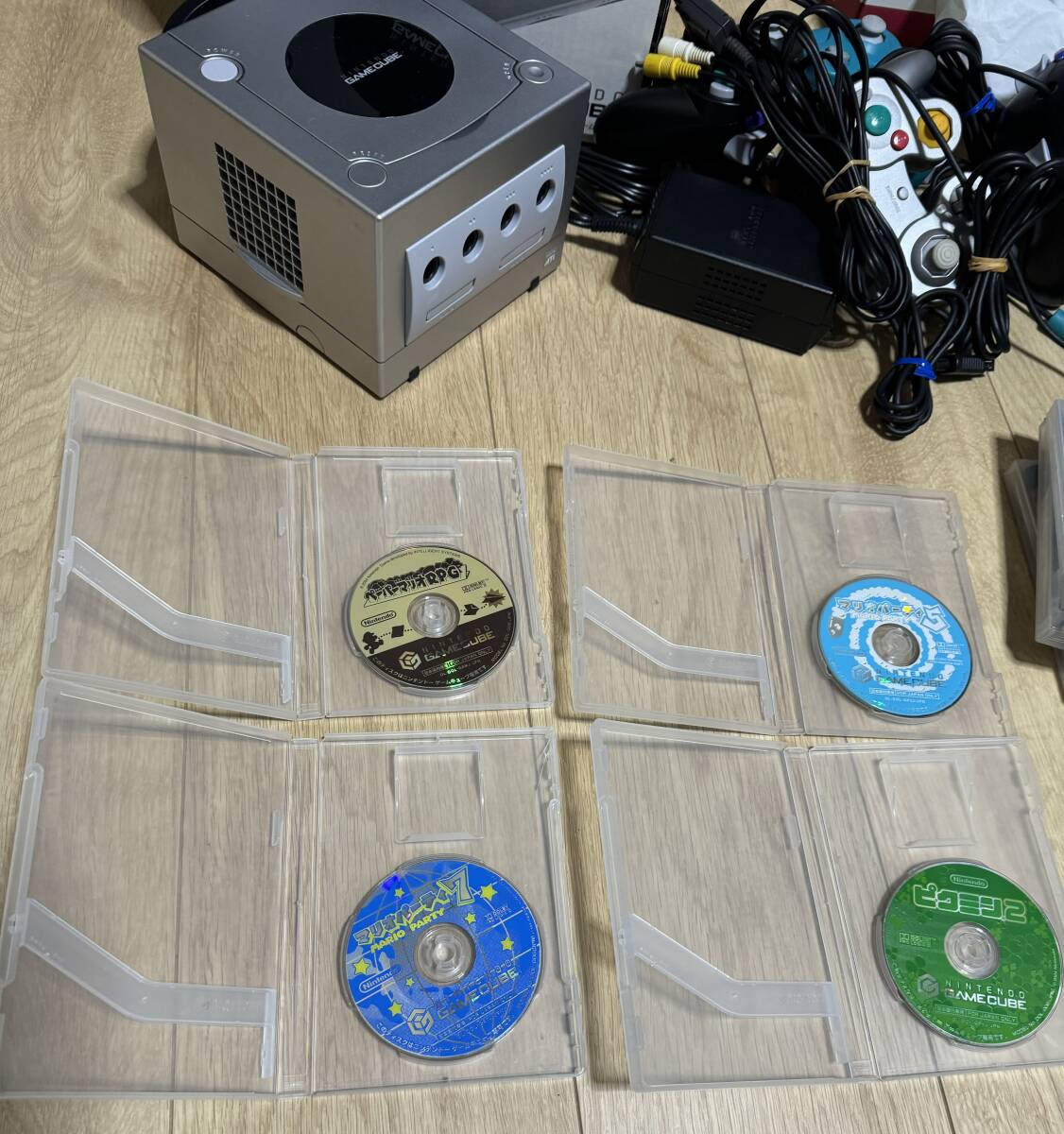 Yahoo!オークション - NGC ゲームキューブシルバー本体一式4P可 Yahoo!オークション - NGC ゲームキューブシルバー本体一式4P可