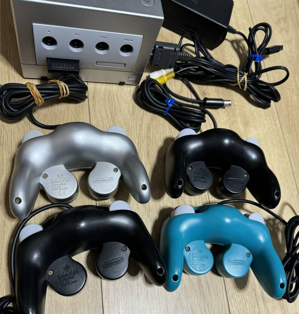Yahoo!オークション - NGC ゲームキューブシルバー本体一式4P可 Yahoo!オークション - NGC ゲームキューブシルバー本体一式4P可