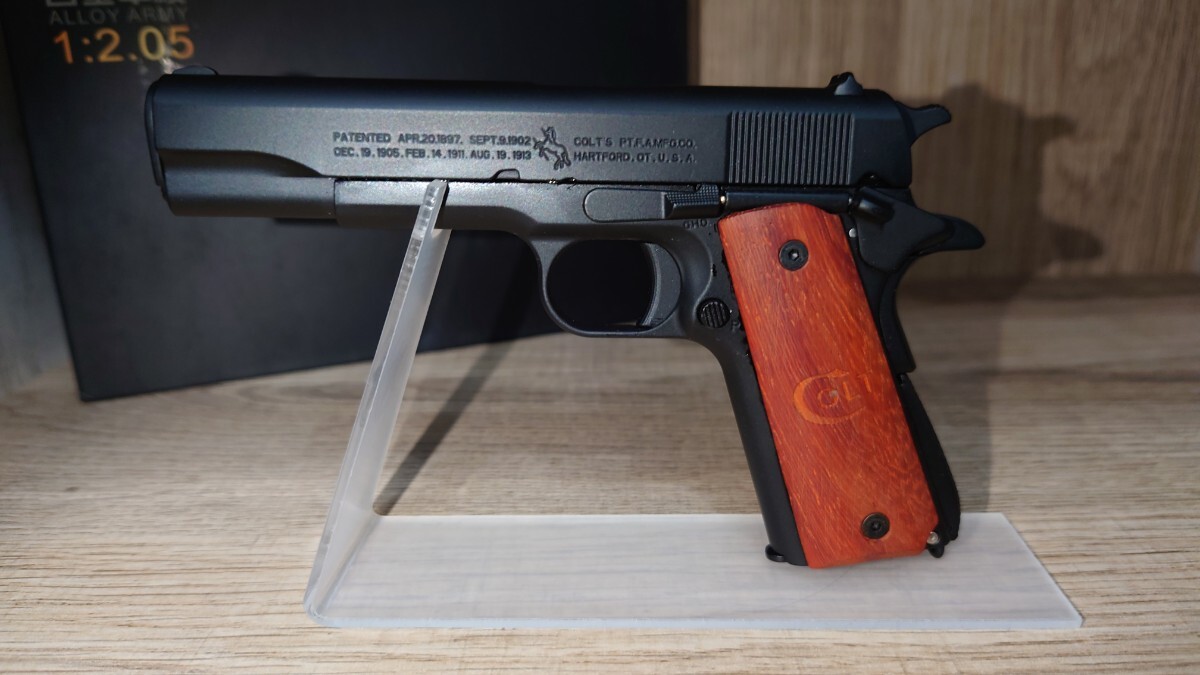 精巧1/2スケール　ミニチュアモデルガン　コルトM1911 ガバメント 　ウッドグリップ　ブラック　　モデルガン　トイガン