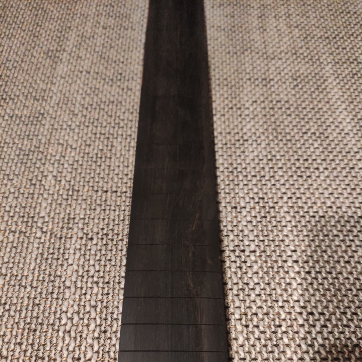 エボニー指板 フレット溝入り フィンガーボード ギター材料 自作派 ストラト テレキャス フェンダー ロングスケールフレットボード 黒檀_画像3