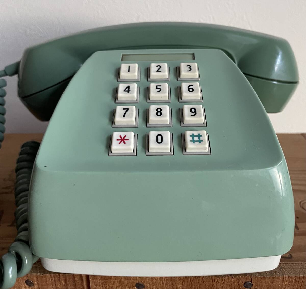 ** Showa Retro Japan electro- electro- . company push ho n telephone machine green group 600-P including carriage junk NTT display antique that time thing **