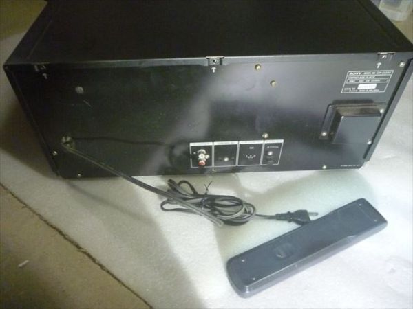 ソニー MegaStorage 200 CDプレーヤーチェンジャー CDP-CX220 ソニー MegaStorage 200 CDプレーヤーチェンジャー CDP-CX220