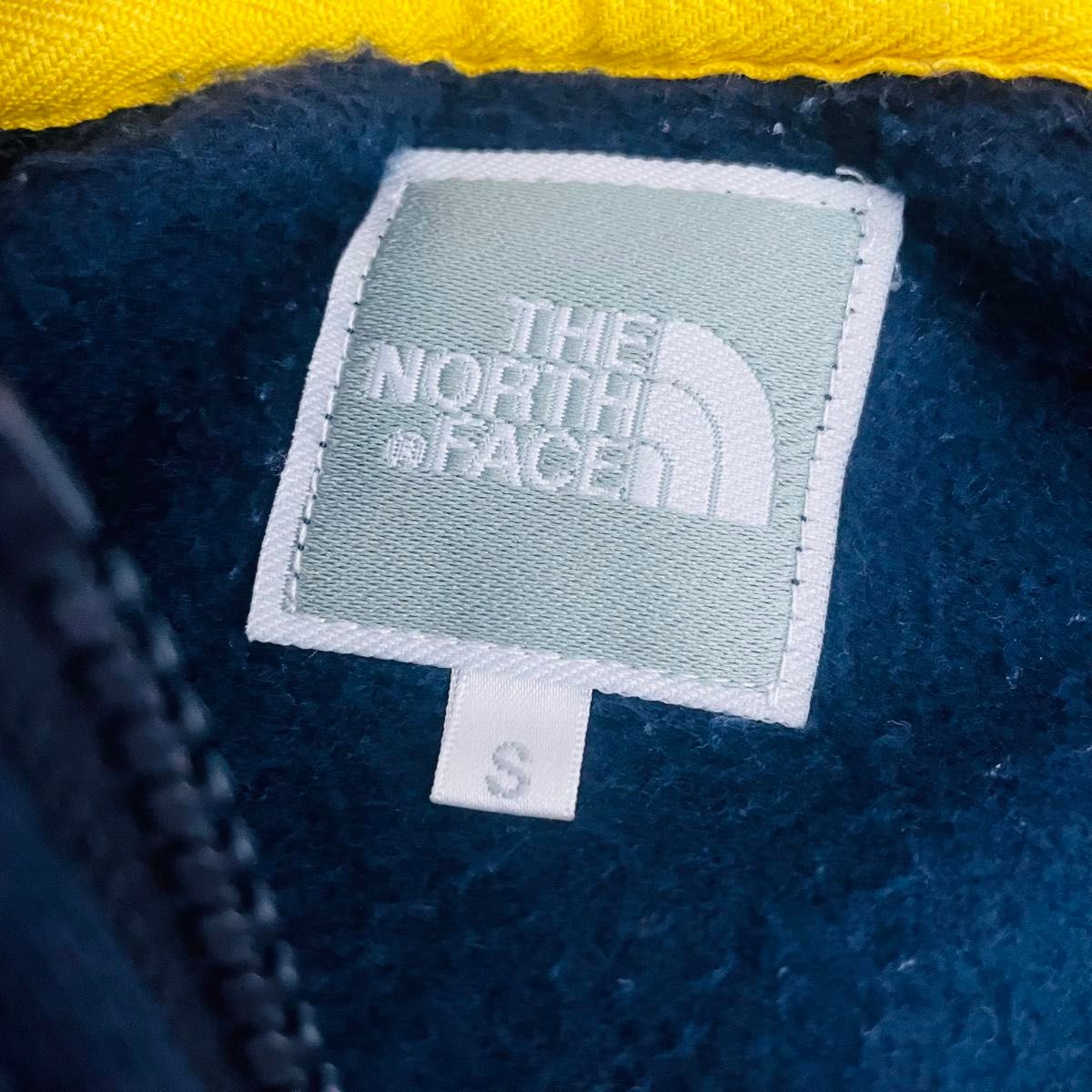 THE NORTH FACE ジップパーカー◎希少カラーデカロゴ コン色×黄色 リアビュー フルジップパーカー