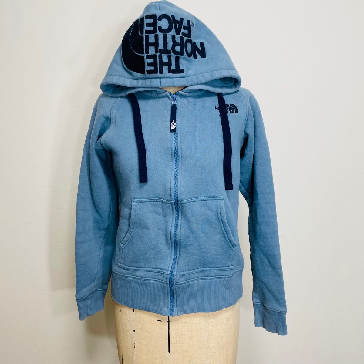 THE NORTH FACE ジップパーカー◎デカロゴ ブルーグレー×紺色 希少 リアビュー