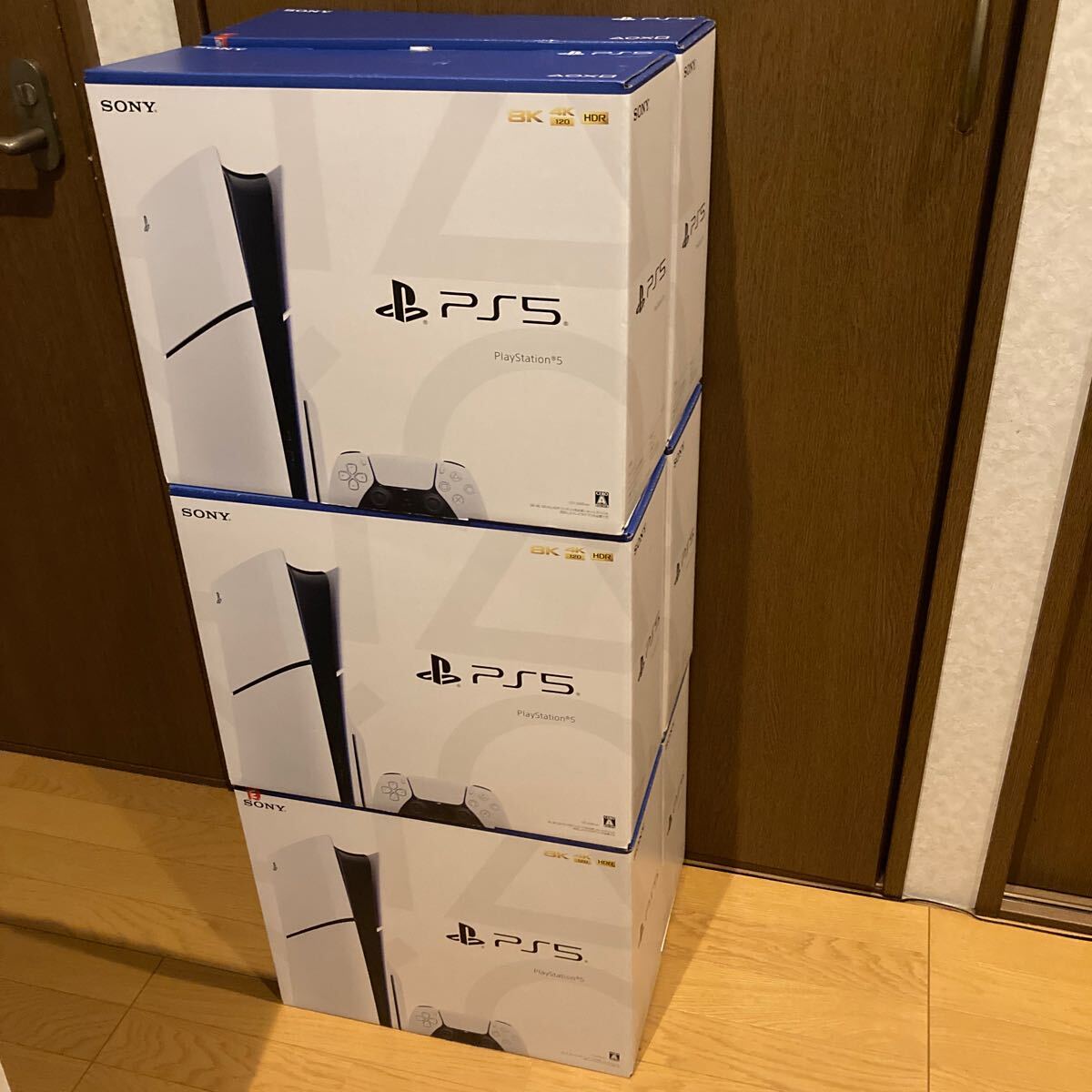 6台セット【新品】最新モデル PlayStation 5 1TB (CFI-2000A01) PS5本体 PlayStation(R)5 CFI-2000A01 発熱対策　薄型軽量化モデル_画像1