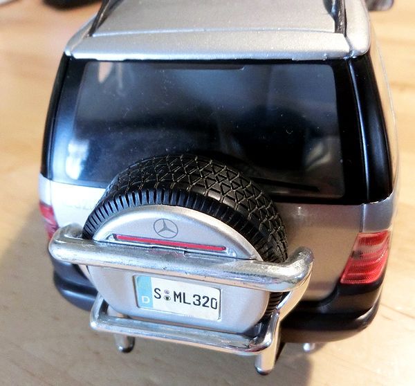  Maisto 1/18 Mercedes Benz ML320 メルセデスベンツ ML320の画像4