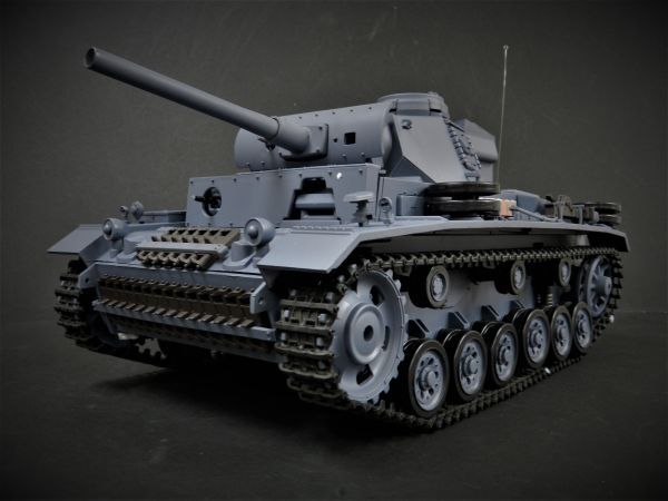 話題の人気 2.4GHz Long 2.4GHz】Heng 【Ver.7.0】赤外線ユニット・BB弾発射・サウンド・発煙仕様 1/16 PanzerIII-L German L型 III号 戦車ラジコン 戦車、軍用車両