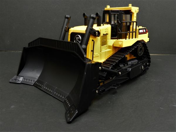 【新作入荷!!】 9CH 2.4GHz 1/16 リッパー付き フルセット フルファンクション仕様 ブルドーザーラジコン トラック、トレーラー