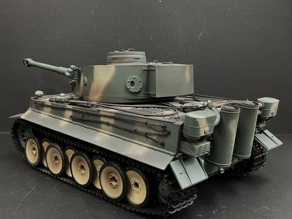 * Ver.7.0 has painted final product infra-red rays Battle system attaching against war possibility * Heng Long 2.4GHz 1/16 Tiger I type [ special order camouflage color metal gearbox ]
