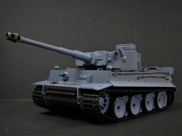 【オンライン限定商品】 戦車ラジコン タイガーI型 2.4GHz】1/16 【Ver.7.0・赤外線ユニット・BB弾発射・サウンド・発煙仕様 Heng 3818-1 (ヘンロン)製 Long 戦車、軍用車両