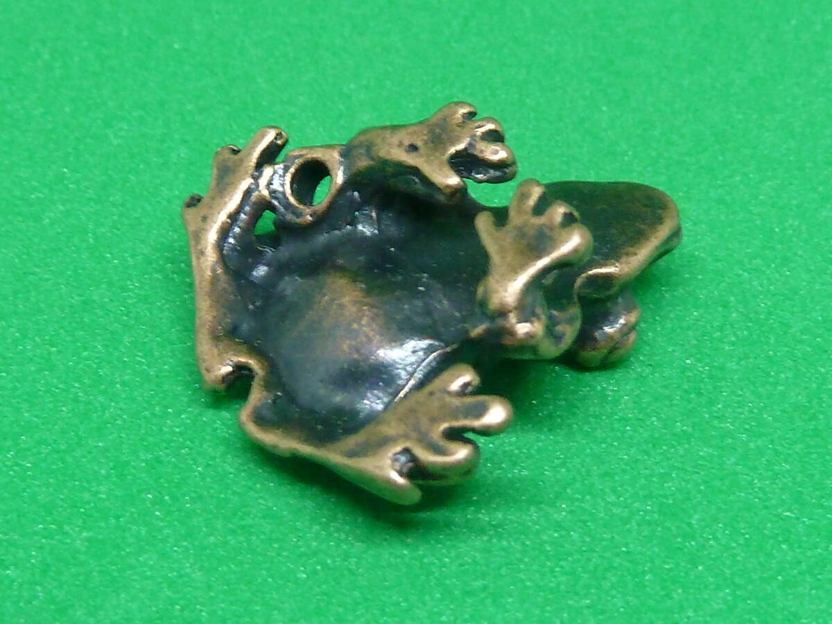 3920572658-5 1 piece bronze made. small frog ... is good frog ( money . frog )