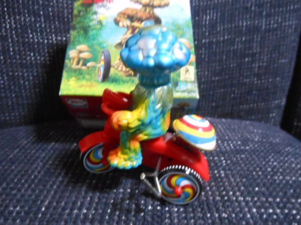 * sofvi M1 number ma tango tricycle ( size approximately 14 centimeter )* Ultra Q Leo seven bruma.k Godzilla 