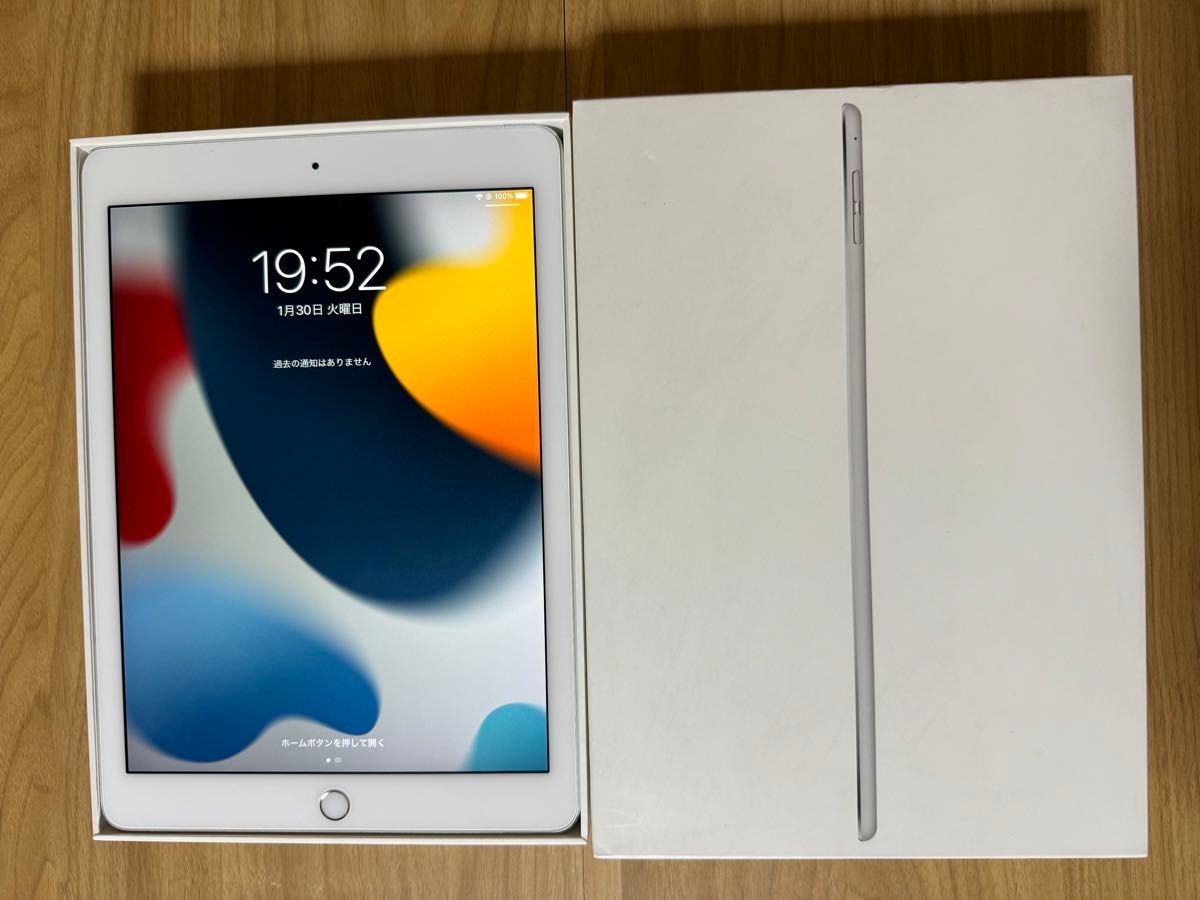 iPad Air 第2世代 Wi-Fiモデル 128GB シルバー MGTY2J/A A1566 動作確認済