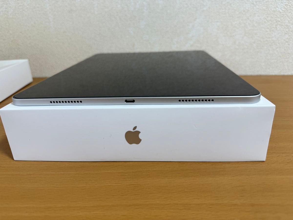 【美品】iPad Pro 12.9インチ 第5世代 Wi-Fi 256GB シルバー  MHNJ3J/A A2378 動作確認済