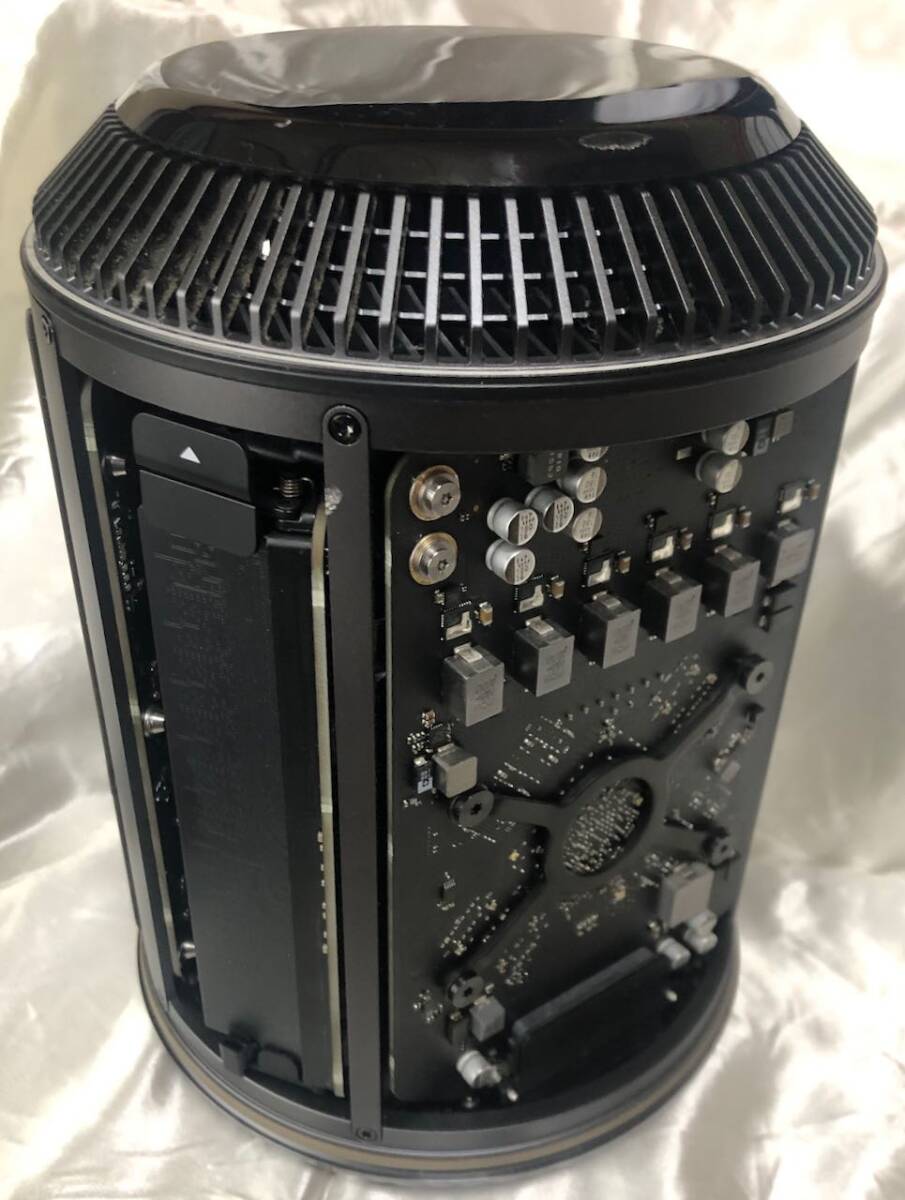 ☆ 即決あり！　Mac Pro Late 2013 / Xeon E5-1620 V2 / 3.7GHz 16GB 256MB（251MB） / FirePro D300 × 2枚 ☆_画像2