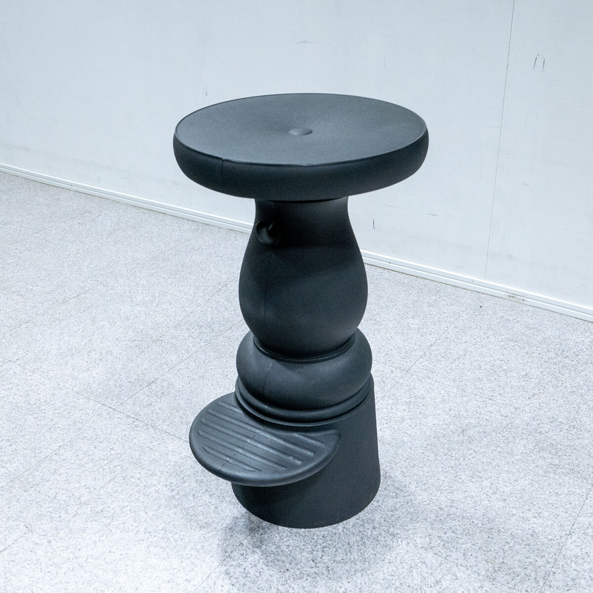 【中古品】moooi モーイ New Antiques Barstool Low ニューアンティーク バー スツール ロータイプ ブラック マルセル・ワンダース 定価7万_画像1