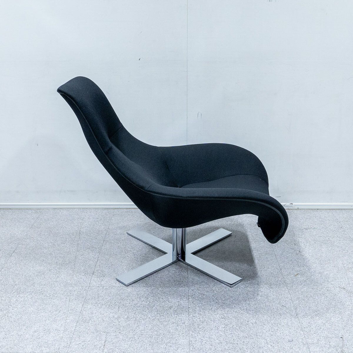 Yahoo!オークション - 【展示品】B&B ITALIA ビーアンドビー Yahoo!オークション - 【展示品】B&B ITALIA ビーアンドビー