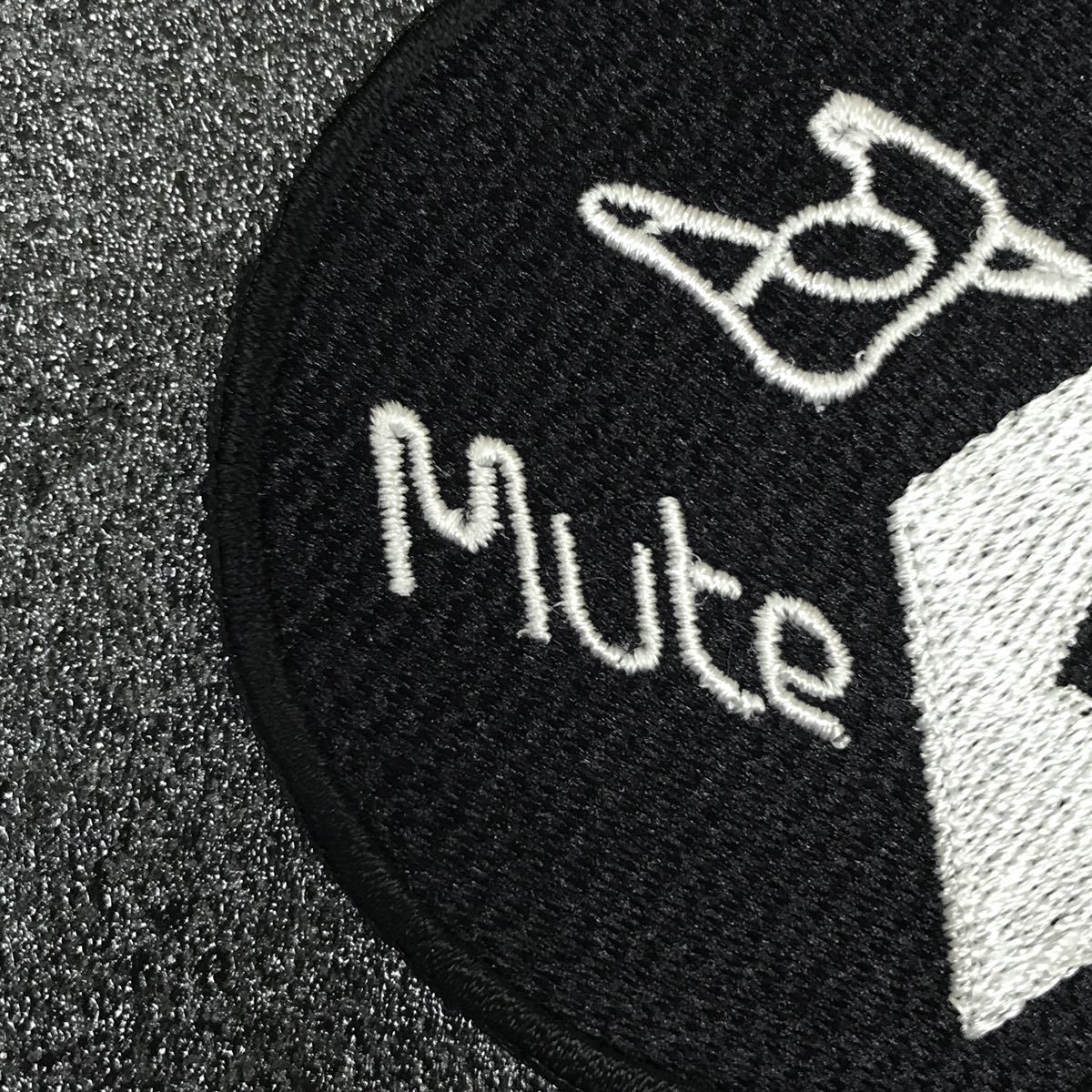 =定形郵便送料無料= ミュートレコード MUTE RECORDS ロゴ 約7cm径 アイロンワッペン / テクノ エレクトロ NEW WAVE - sonntagpatchesの画像3