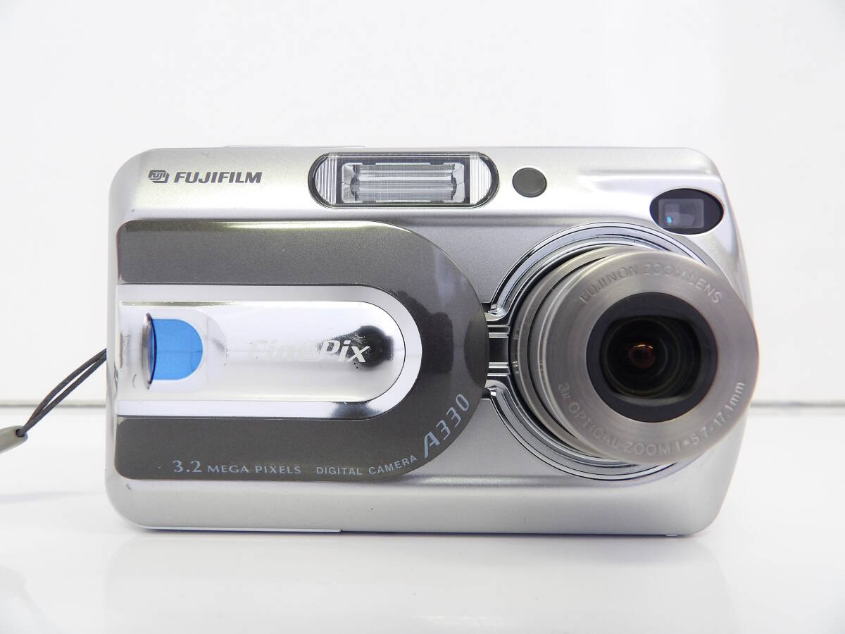 【よろづ屋】FUJIFILM FinePix A330 富士フィルム コンパクト デジタルカメラ シルバー レトロデジカメ 乾電池駆動(T0314)_画像2