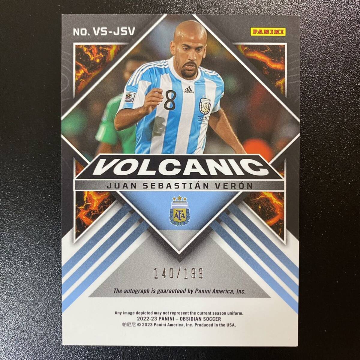 2022-23 Panini Obsidian Volcanic Auto Juan Sebastian Veron /199 直筆サインカード フアン・セバスティアン・ベロンの画像2