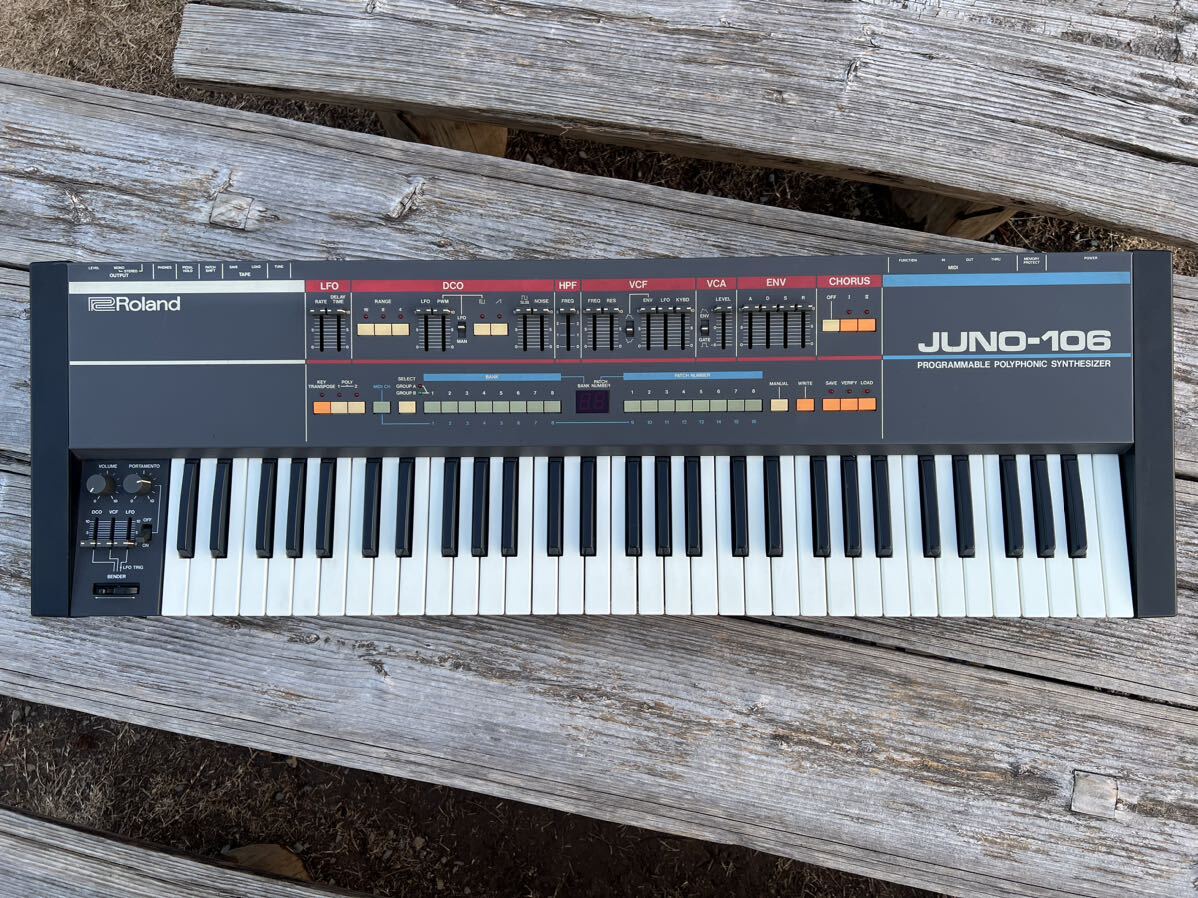 美品！名機【Roland ローランド JUNO-106】アナログシンセサイザー　ポリフォニックシンセサイザー　テクノ系　ビンテージ楽器