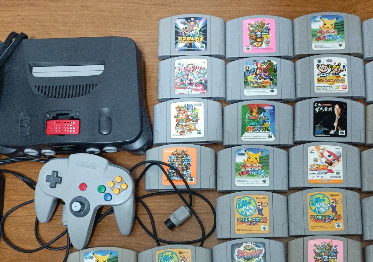 ニンテンドー64本体 メモリー拡張パック付 ソフト42本セット ニンテンドー64本体 メモリー拡張パック付 ソフト42本セット