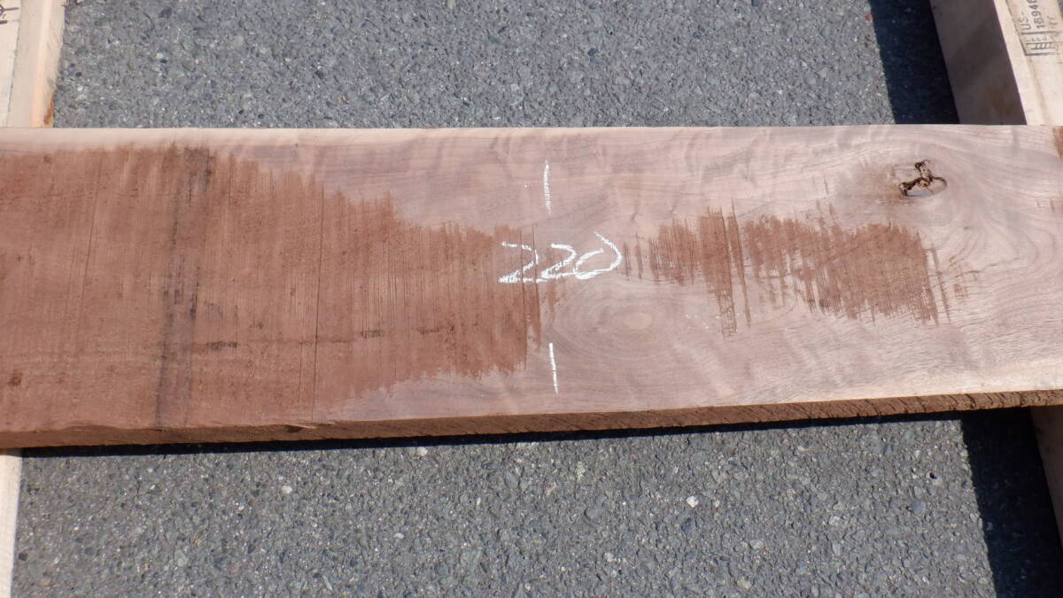 ☆大人気!杢入り!!☆ ウォールナット (厚50ｍｍ,幅約220mm,長さ約1200mm) 乾燥済 DIY 板 板材 一枚板 木材 木 端材 DIY 銘木 送料無料 3番の画像7