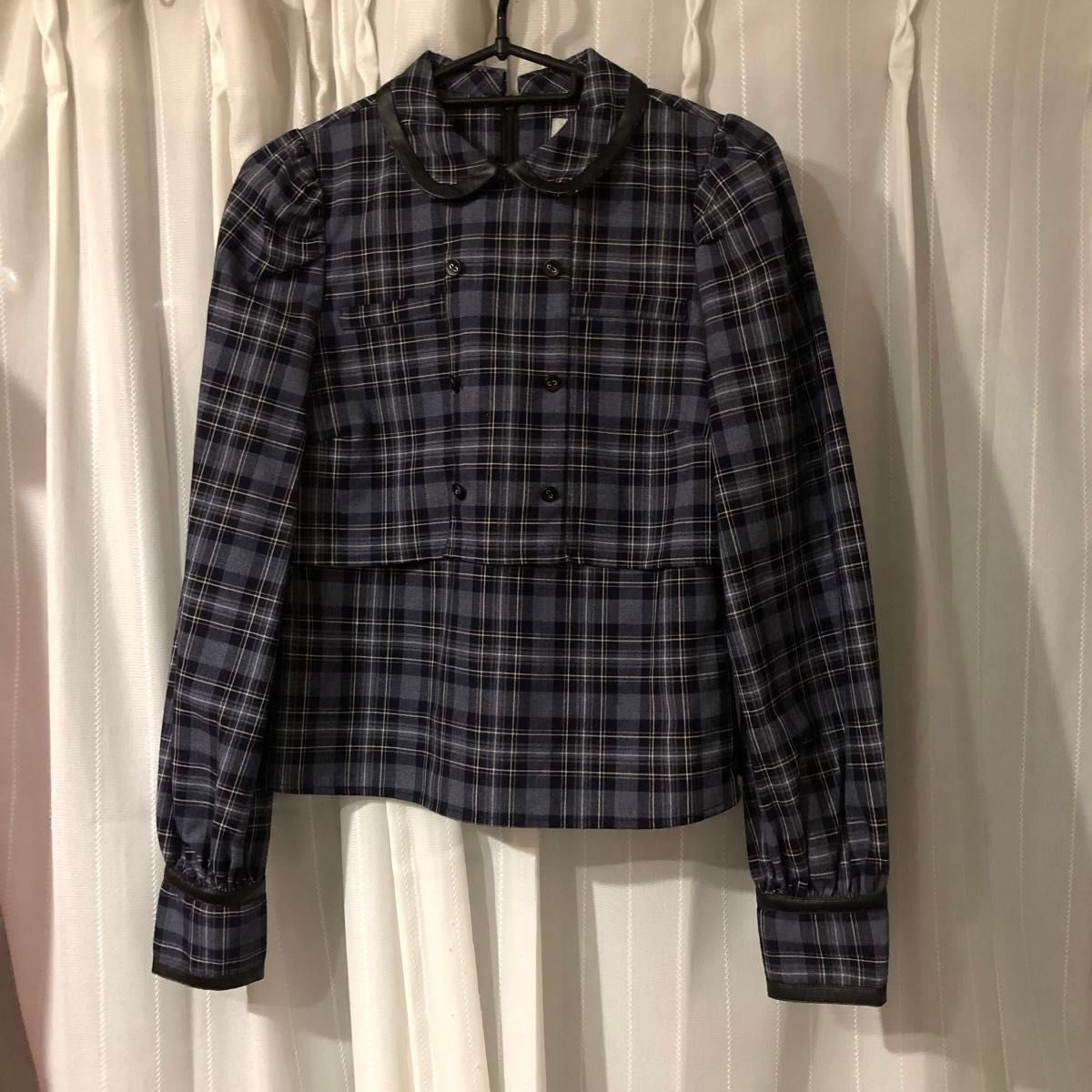 BUBBLES ポイントレザークロップドブラウス ベーシックプリーツ BUBBLES ポイントレザークロップドブラウス ベーシックプリーツ