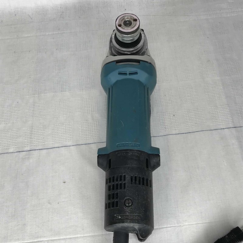 中古 ｍａｋｉｔａ ディスクグラインダ ９５３３Ｂ 本体のみ 電動工具 ＡＣ １００Ｖ ２０２３年製 ディスクカバーなし 電動工具/233_画像5