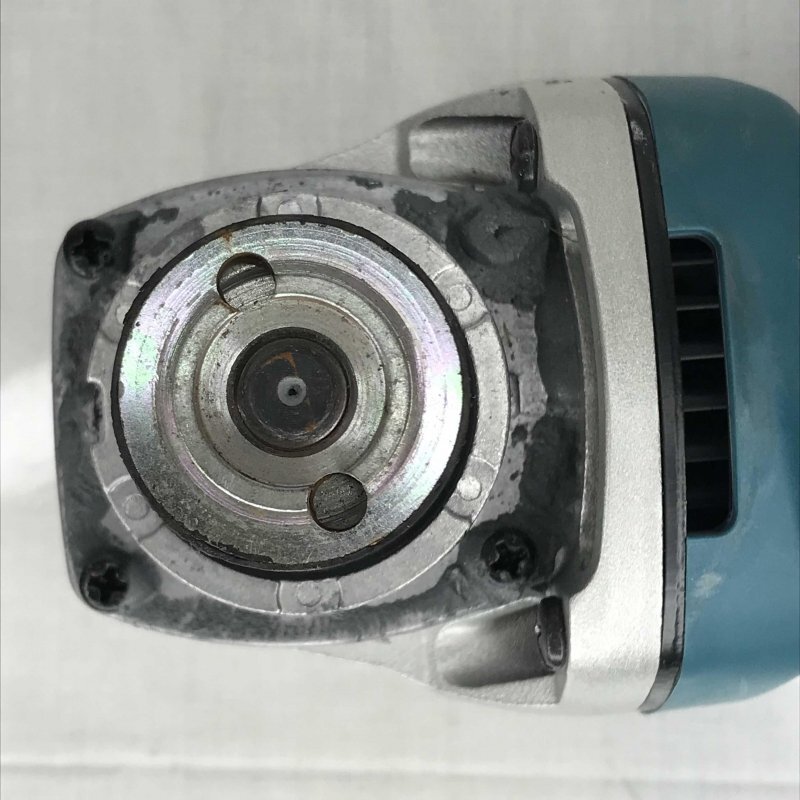 中古 ｍａｋｉｔａ ディスクグラインダ ９５３３Ｂ 本体のみ 電動工具 ＡＣ １００Ｖ ２０２３年製 ディスクカバーなし 電動工具/233_画像2