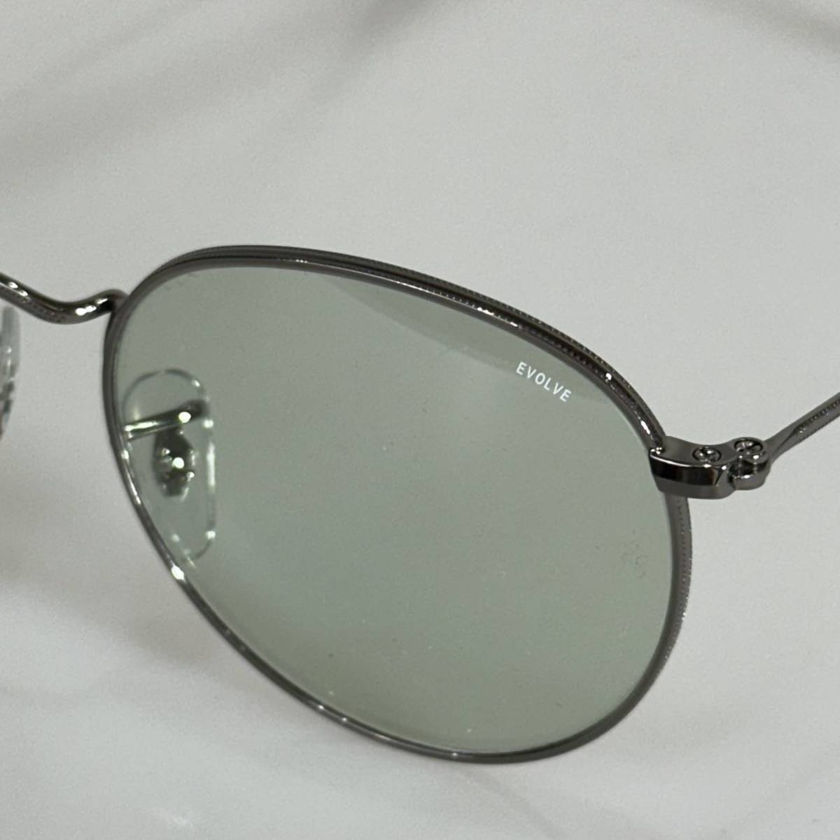 良品◇イタリア製レイバン ラウンドメタル 50㎜ グリーン調光 RB3447-004/T1 Ray-Ban グリーンチェンジャブル_画像6