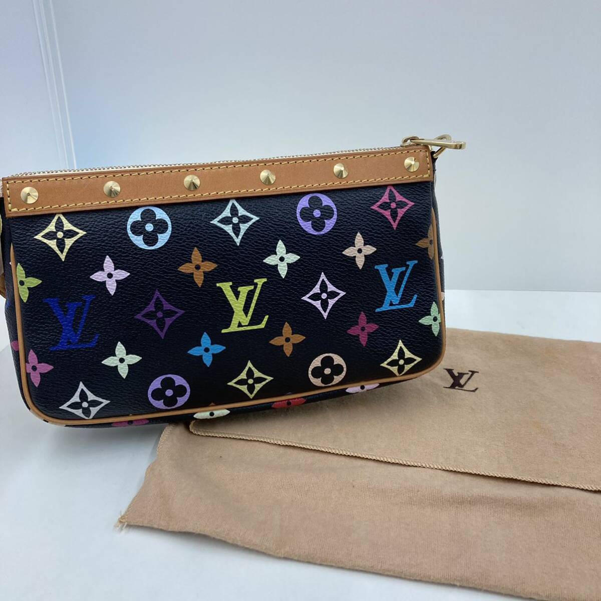 355 LOUIS VUITTON ルイヴィトン マルチカラー モノグラム アクセソワール ポーチ ポシェット M92648 ハンドバッグ ブラック_画像1