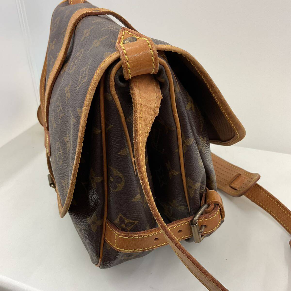 3133 LOUIS VUITTON ルイヴィトン モノグラム ソミュール 30 M42256 ショルダーバッグ _画像2