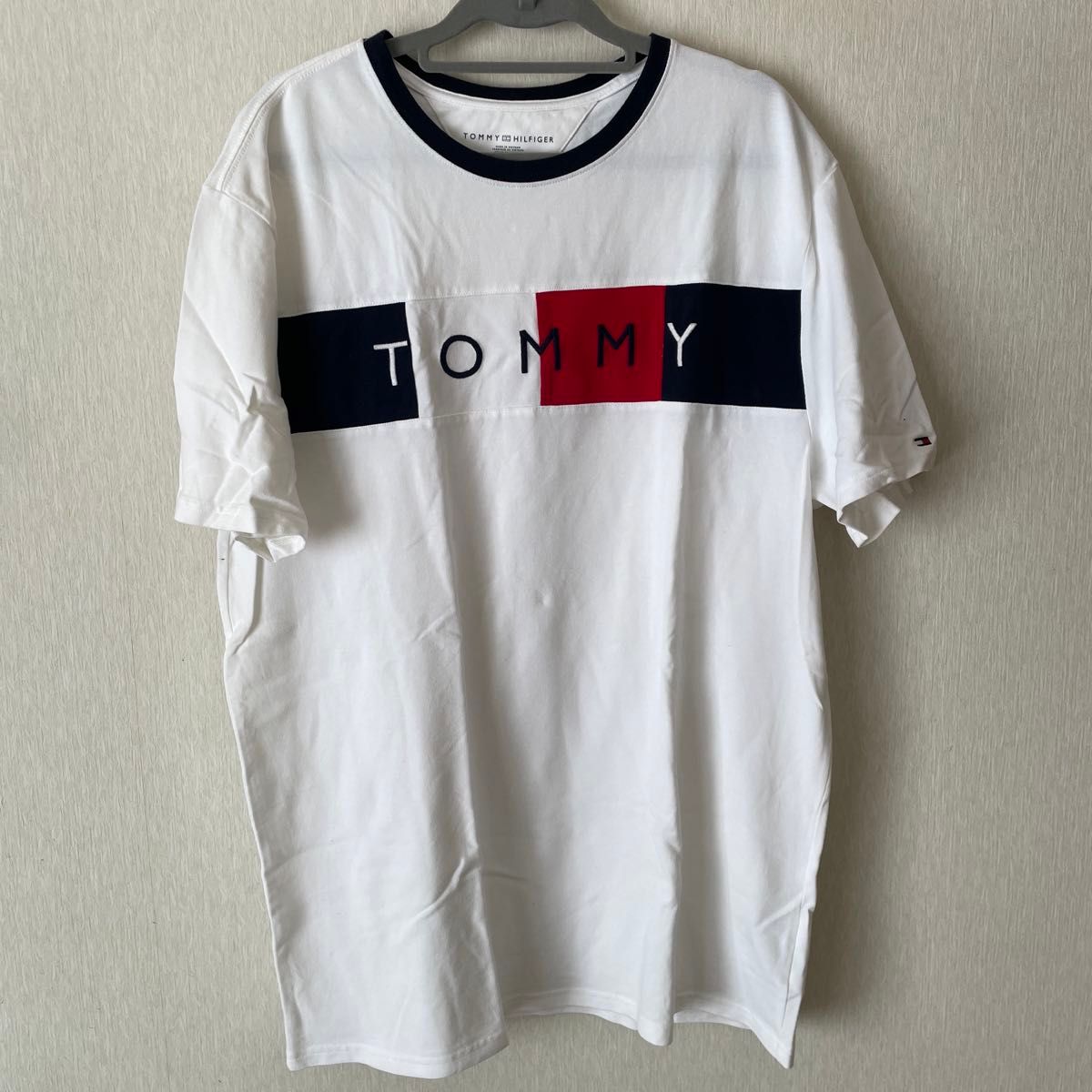 TOMMY HILFIGER  Tシャツ 半袖