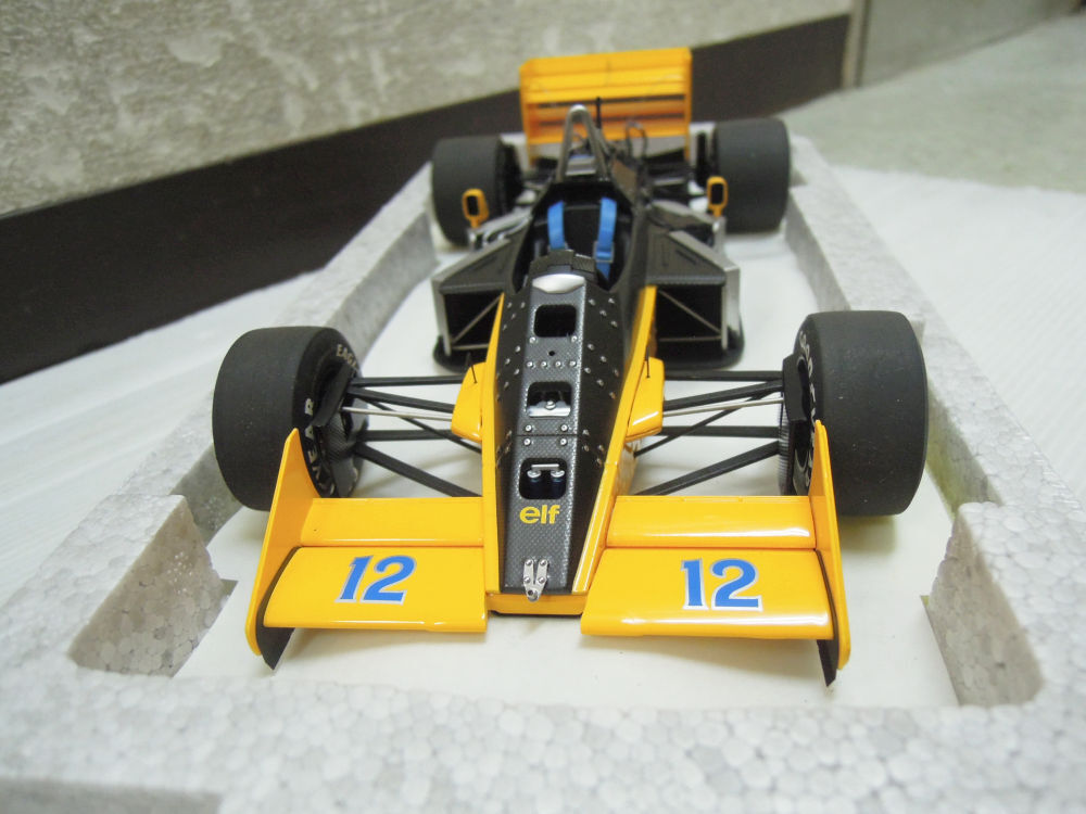 3901) AUTOart オートアート 1/18 ロータス 99T ホンダ F1 日本GP 1987 #12 アイルトン・セナの画像6