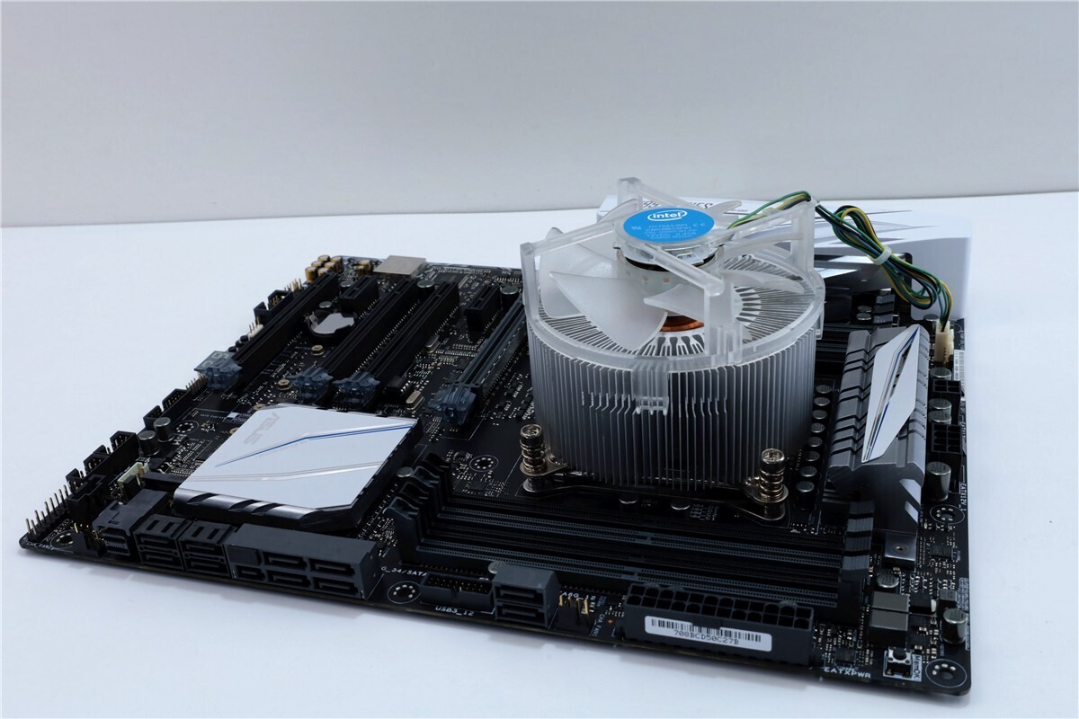 中古品　動作確認済 CPUファン付き ASUS X99-A II LGA 2011-v3 Intel X99 SATA 6Gb/s USB 3.1 USB 3.0 ATX Intel Motherboard Typec 　F