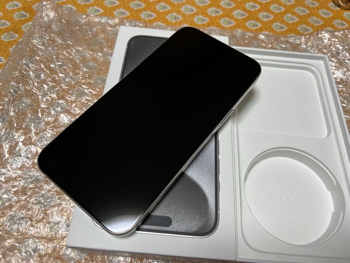 美品 iPhone 15 Pro Max 256GB AppleCare+2025年11月まで有効 美品 iPhone 15 Pro Max 256GB AppleCare+2025年11月まで有効