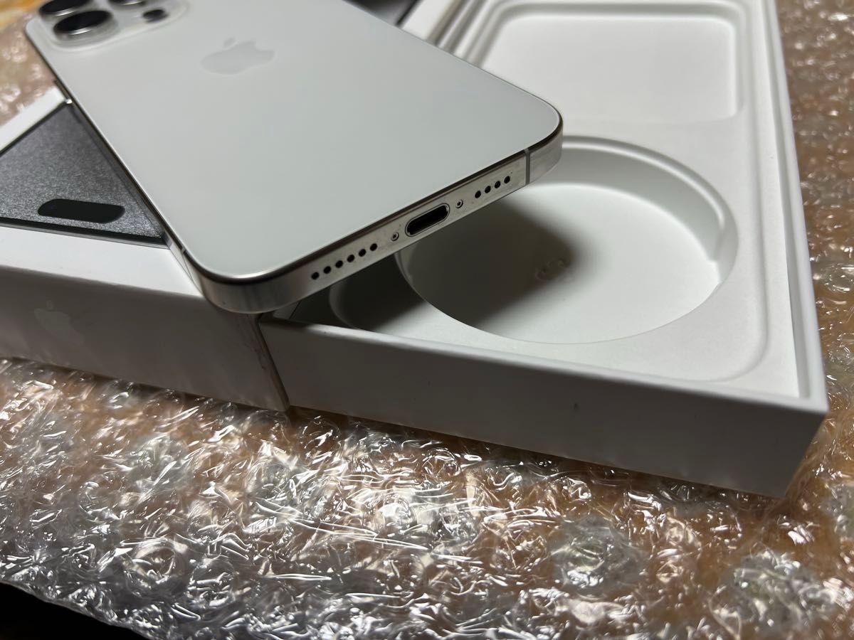 美品 iPhone 15 Pro Max 256GB AppleCare+2025年11月まで有効 美品 iPhone 15 Pro Max 256GB AppleCare+2025年11月まで有効