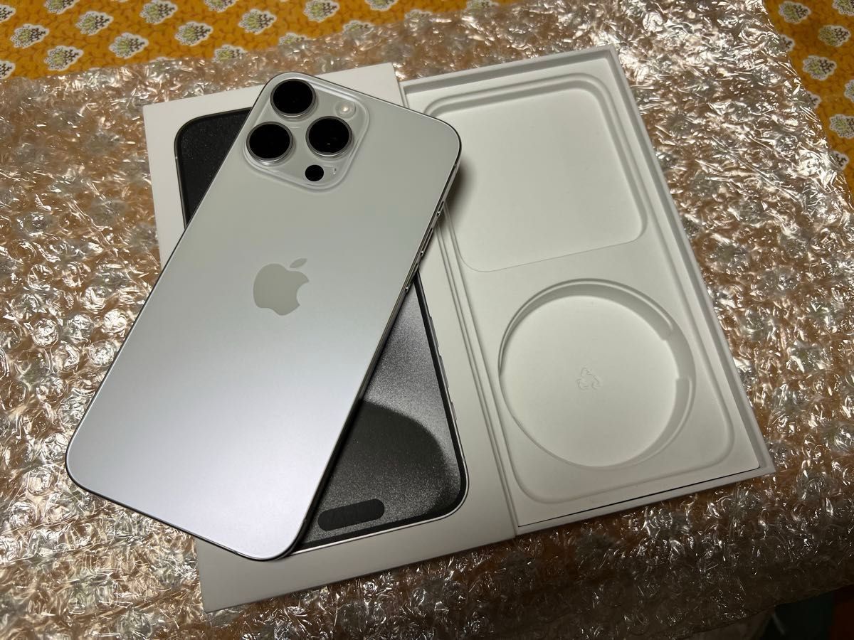 美品 iPhone 15 Pro Max 256GB AppleCare+2025年11月まで有効 美品 iPhone 15 Pro Max 256GB AppleCare+2025年11月まで有効