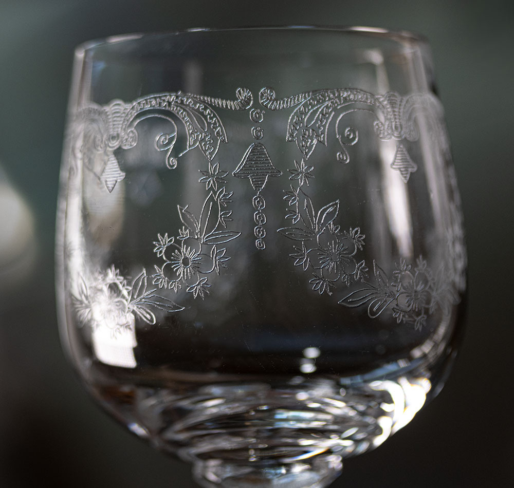 ボヘミア クリスタル カスケード エレガント エッチング 中サイズ ワイングラス シャンパン 酒 ビンテージ 日本酒 冷酒 チェコ の画像3