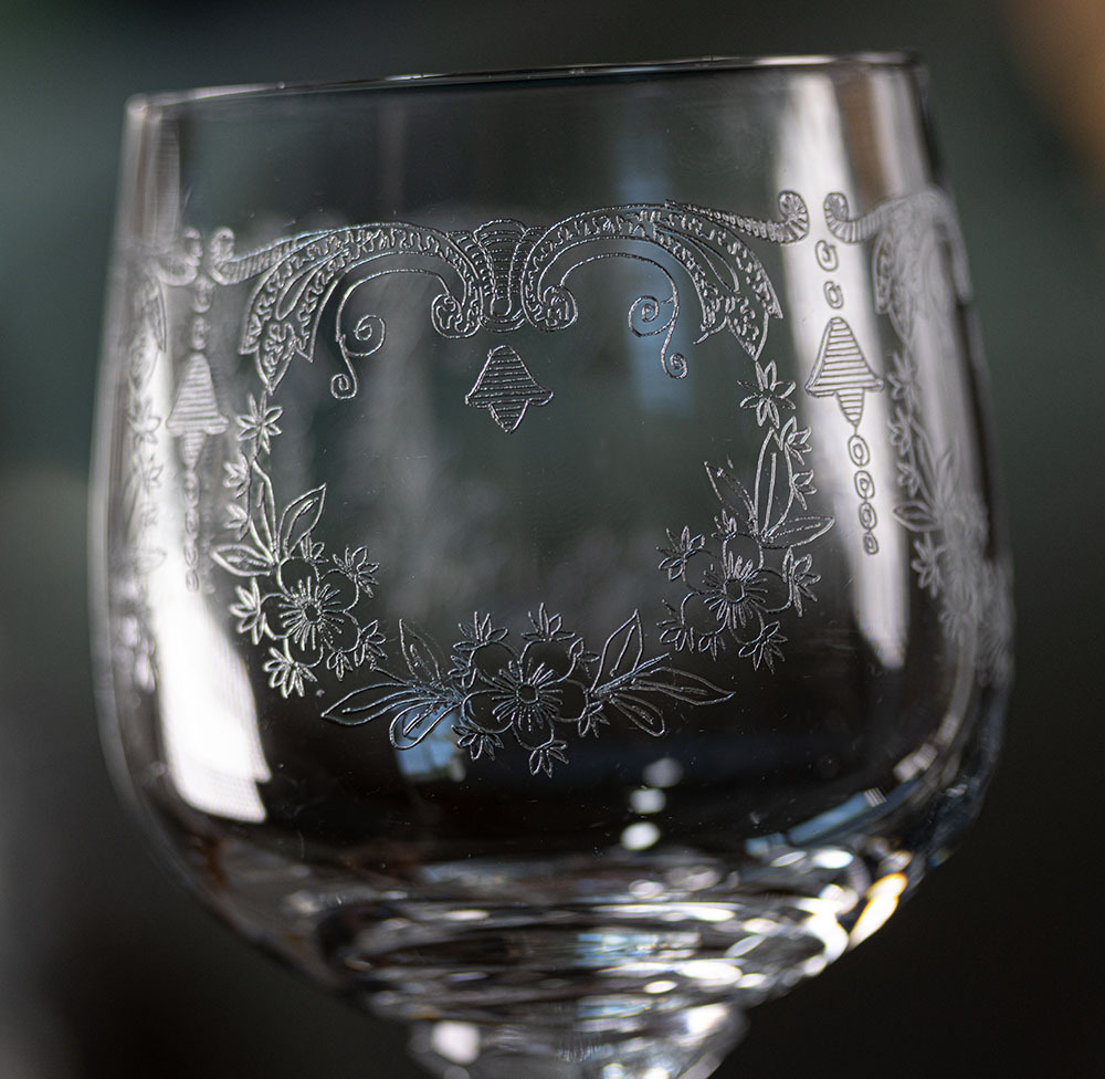 ボヘミア クリスタル カスケード エレガント エッチング 中サイズ ワイングラス シャンパン 酒 ビンテージ 日本酒 冷酒 チェコ の画像2