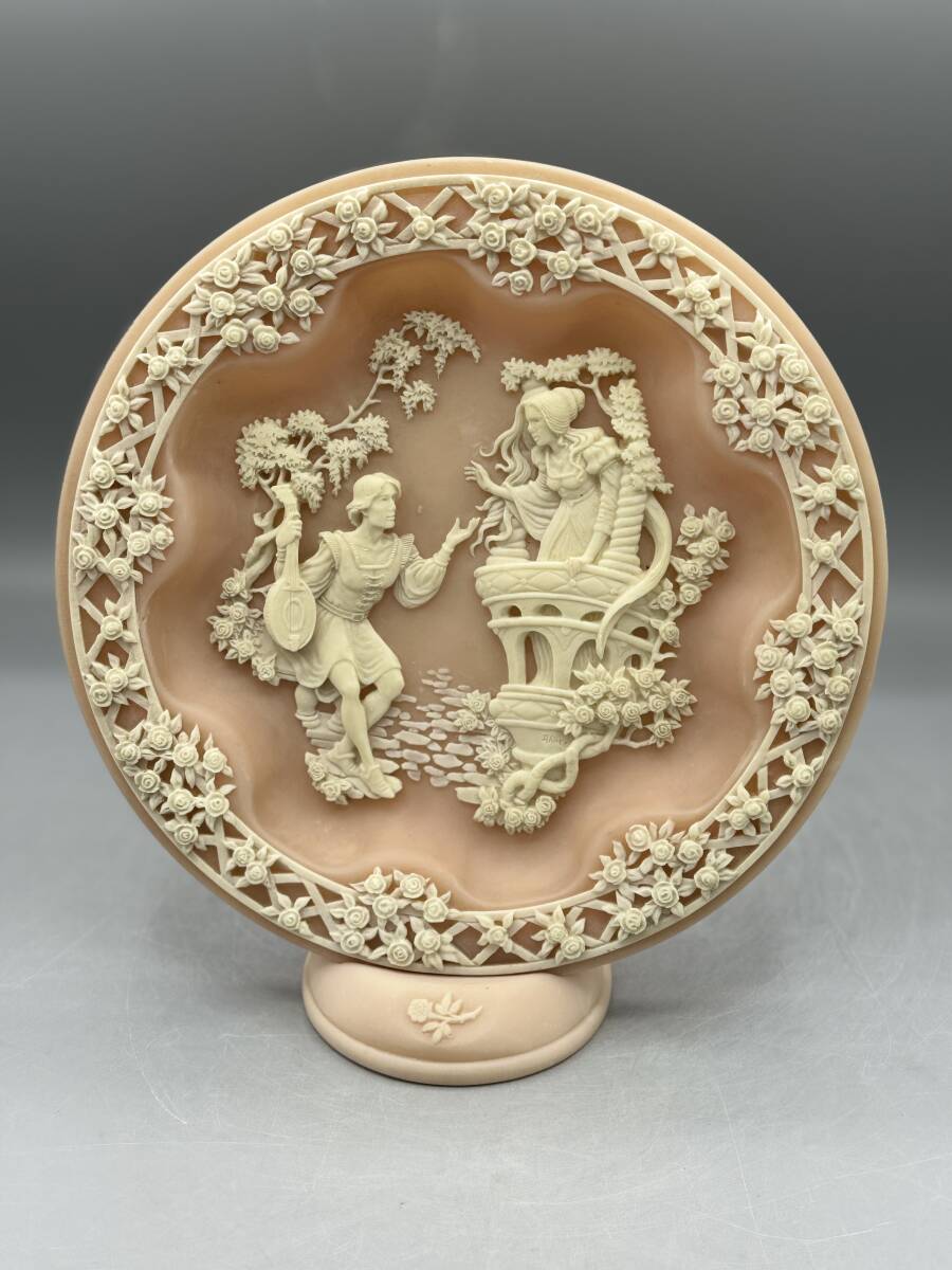 米国 インコレイ ストーン 皿立て 3D シェイクスピア ラバーズ シリーズ 第1 ロミオとジュリエット カメオ 飾り皿 プレート