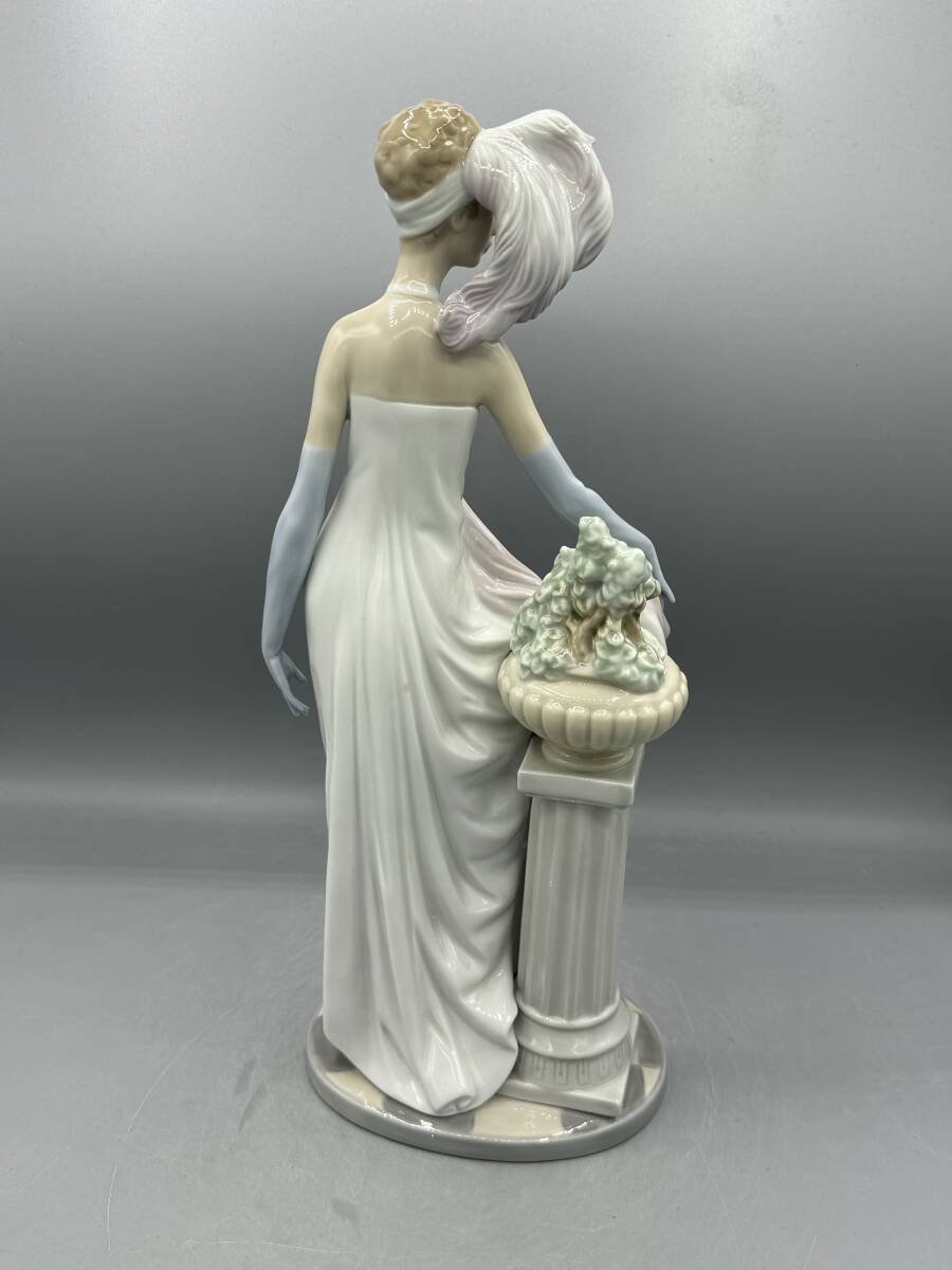 希少 リヤドロ 女性 アールデコ 置物 フィギュリン 陶器 陶器人形 レア_画像6