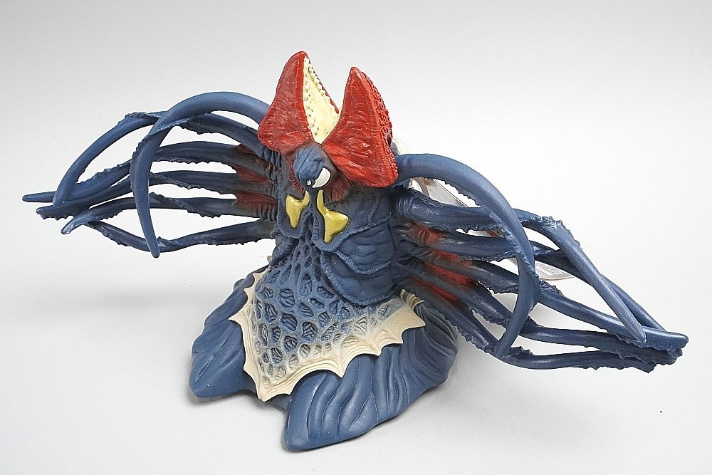 ★新品特価 BANDAI バンダイ ウルトラ怪獣DX ウルトラマンダイナ 超巨大植物獣 クイーンモネラ フィギュア_画像1