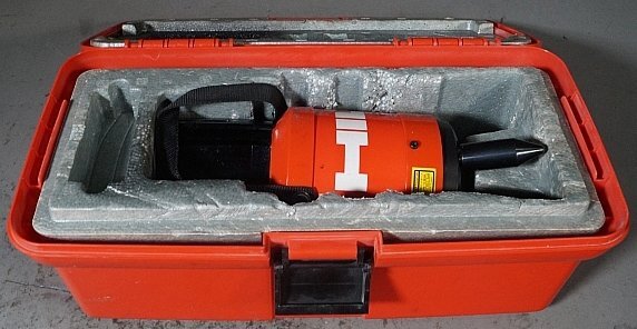 ◎ HILTI ヒルティ ラインレーザー 墨出し機 PV10 縦専用レーザー ケース付き ※ジャンク品 89427_画像2