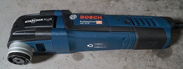 ◎ BOSCH ボッシュ マルチカッター 100V ※通電確認済み GMF30-28_画像2