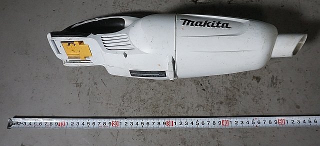 ◎ makita マキタ 18V 充電式クリーナー 充電器 バッテリー2個付き DC18RC ※ジャンク品 CL181FD_画像2