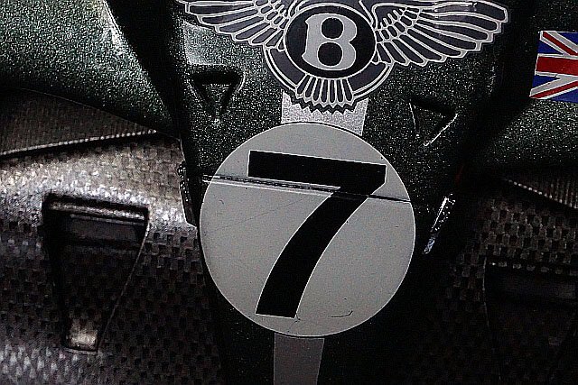 AUTOart オートアート 1/18 BENTLEY ベントレー スピード8 ルマン LM 24h 優勝 2003 #7 80353の画像5